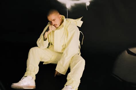 J Balvin's Vibra Urbana Concert: A Spectacular Fusion of Reggaeton Rhythms and Colombian Charm!